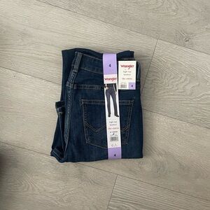 Wrangler High-Rise Bootcut Jeans in Indigo size 4
